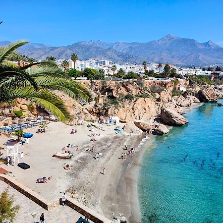Renovated Apartment On Beachside With Pool Nerja Esterno foto