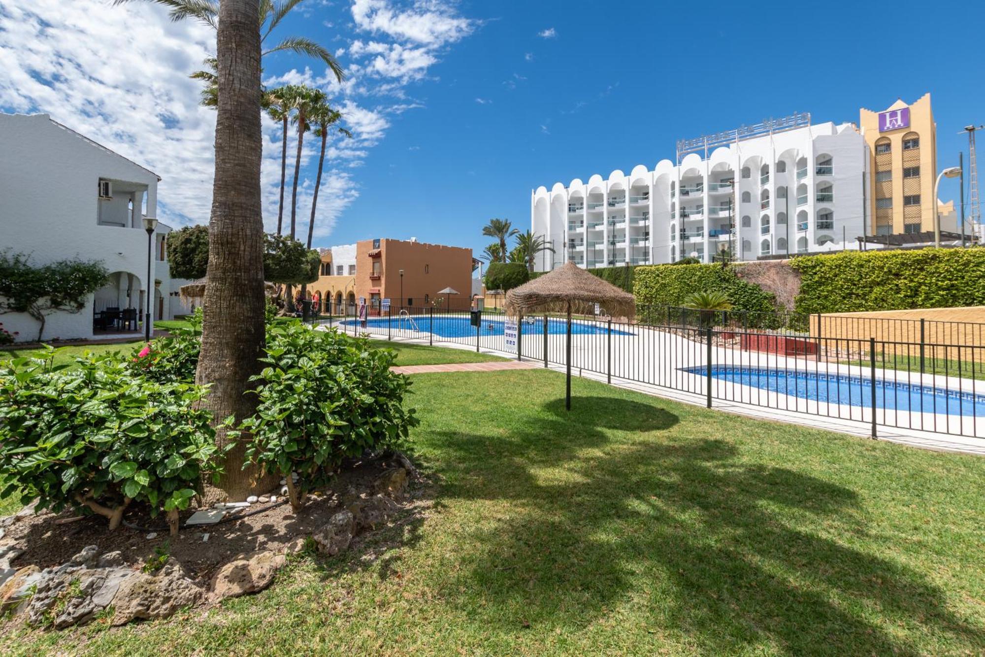 Renovated Apartment On Beachside With Pool Nerja Esterno foto