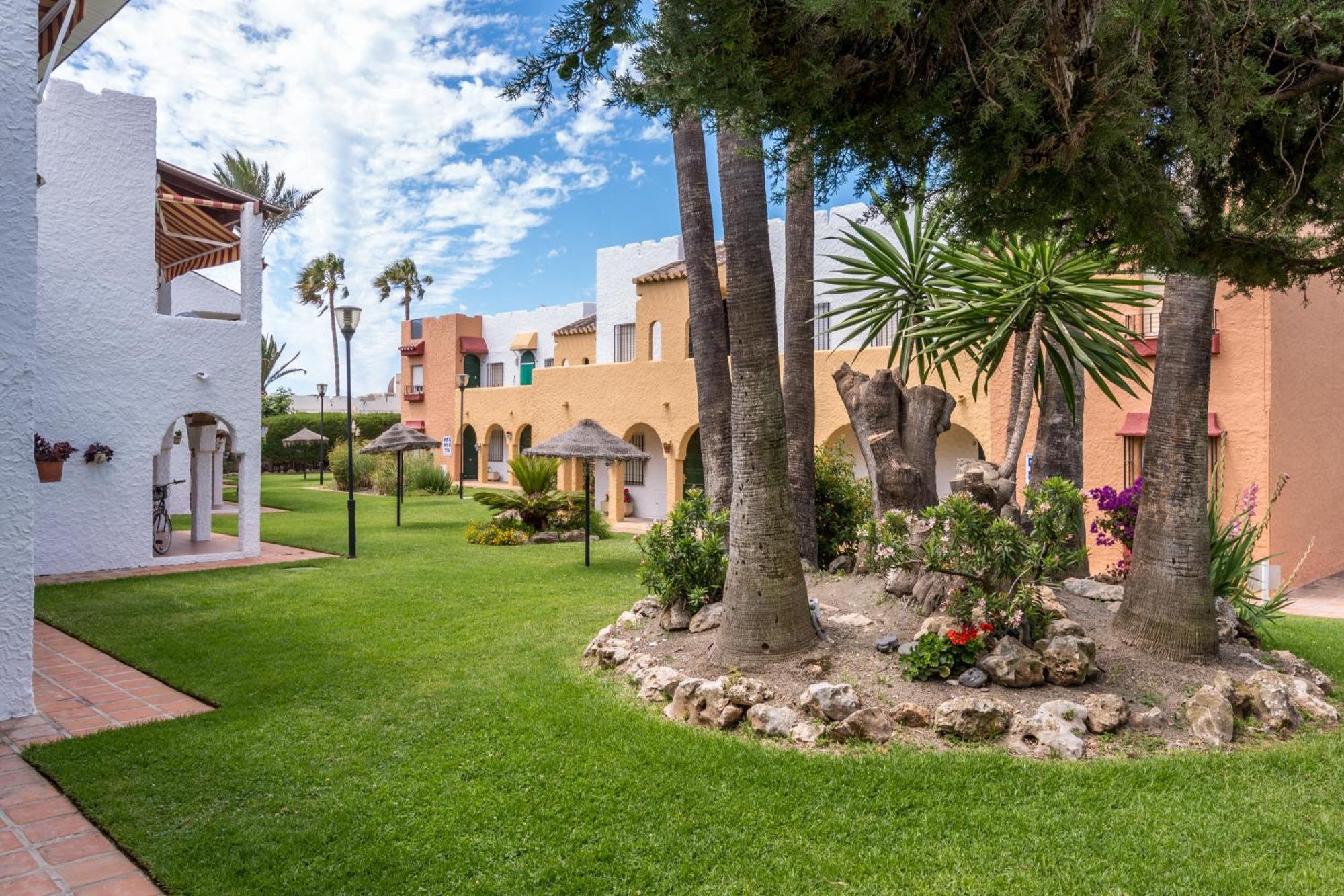 Renovated Apartment On Beachside With Pool Nerja Esterno foto