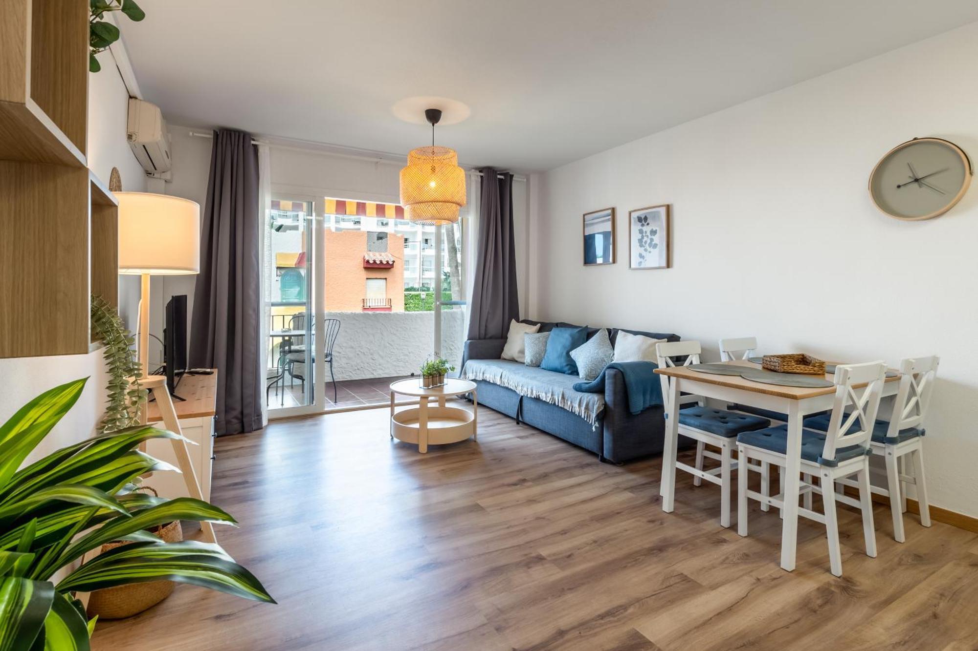 Renovated Apartment On Beachside With Pool Nerja Esterno foto