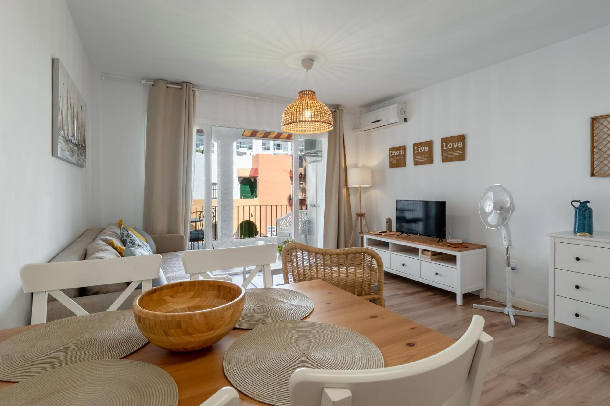 Renovated Apartment On Beachside With Pool Nerja Esterno foto