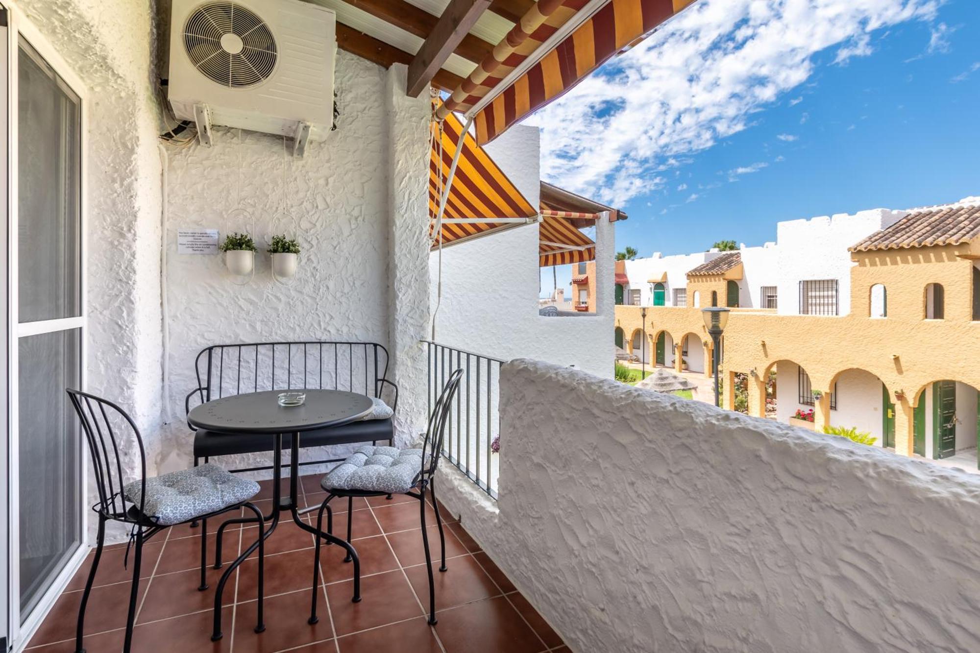 Renovated Apartment On Beachside With Pool Nerja Esterno foto