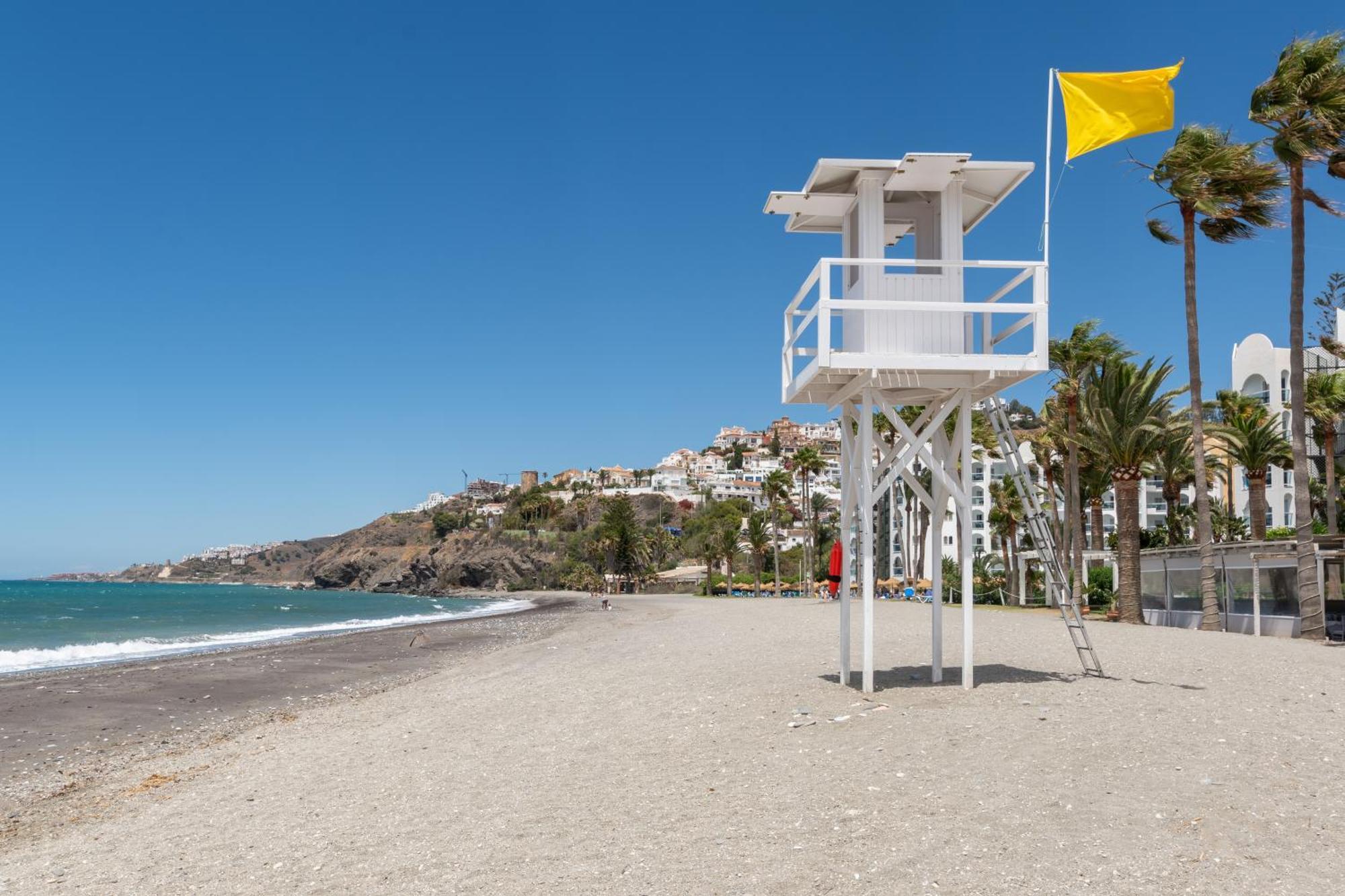 Renovated Apartment On Beachside With Pool Nerja Esterno foto