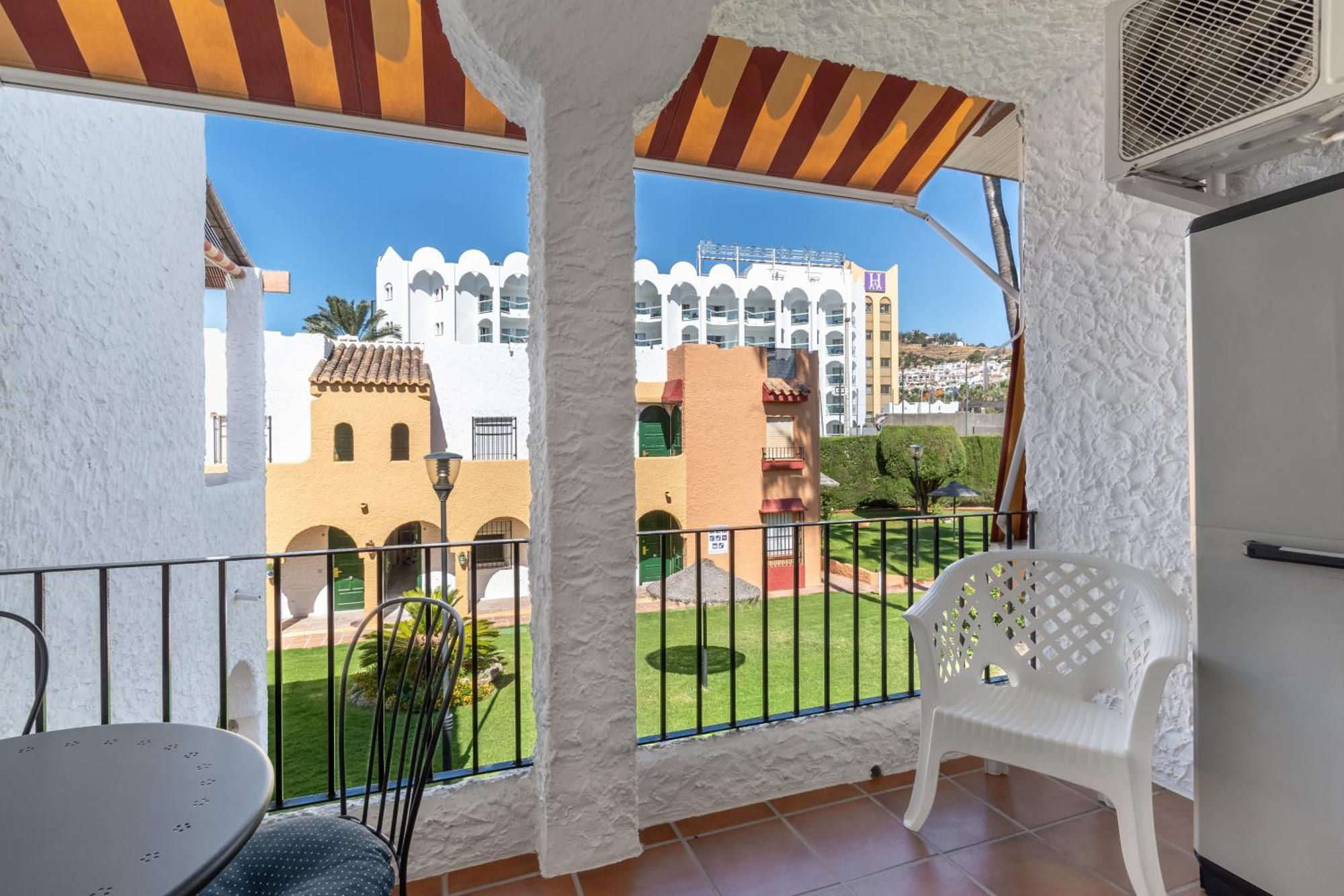 Renovated Apartment On Beachside With Pool Nerja Esterno foto