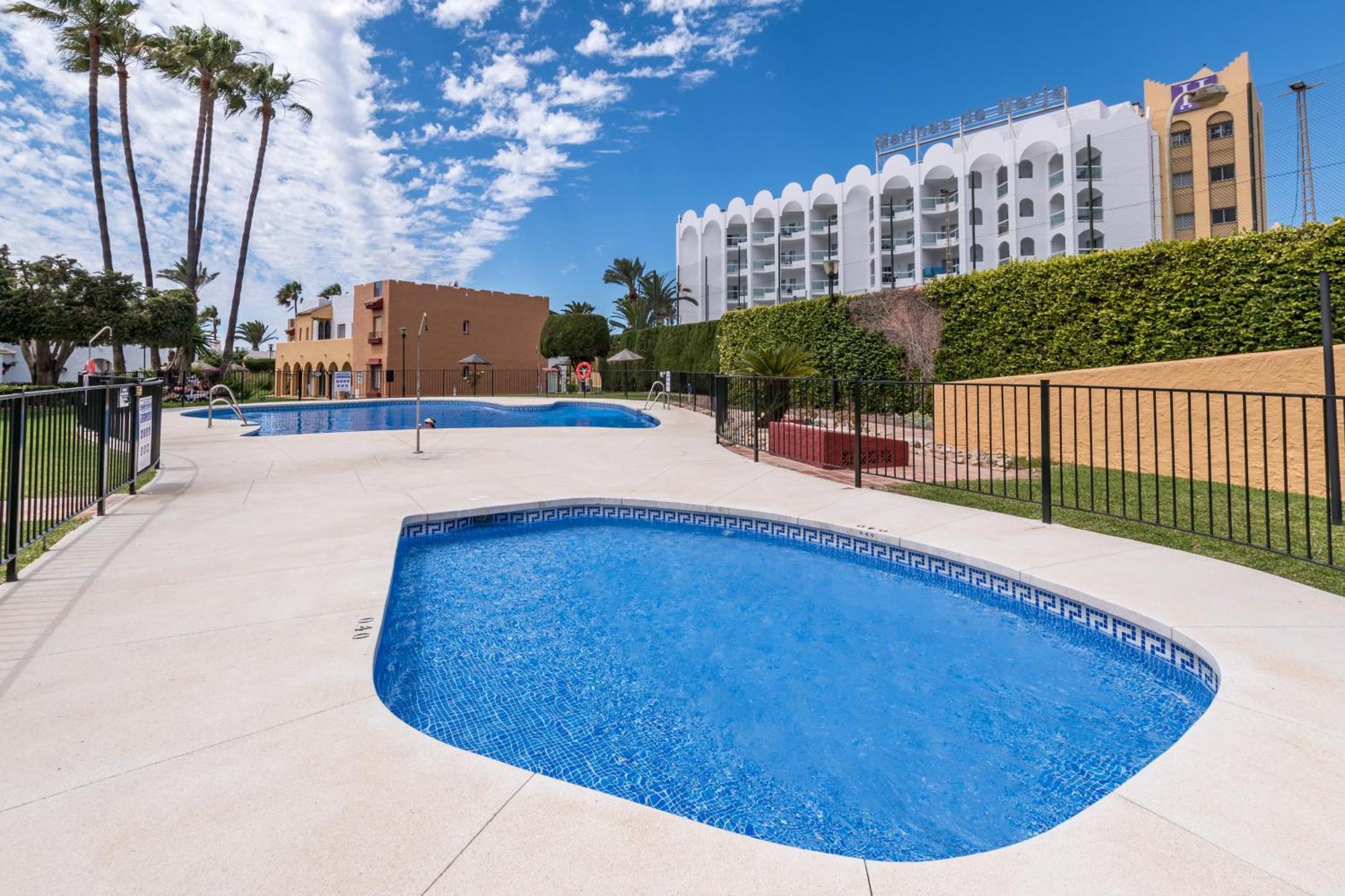 Renovated Apartment On Beachside With Pool Nerja Esterno foto