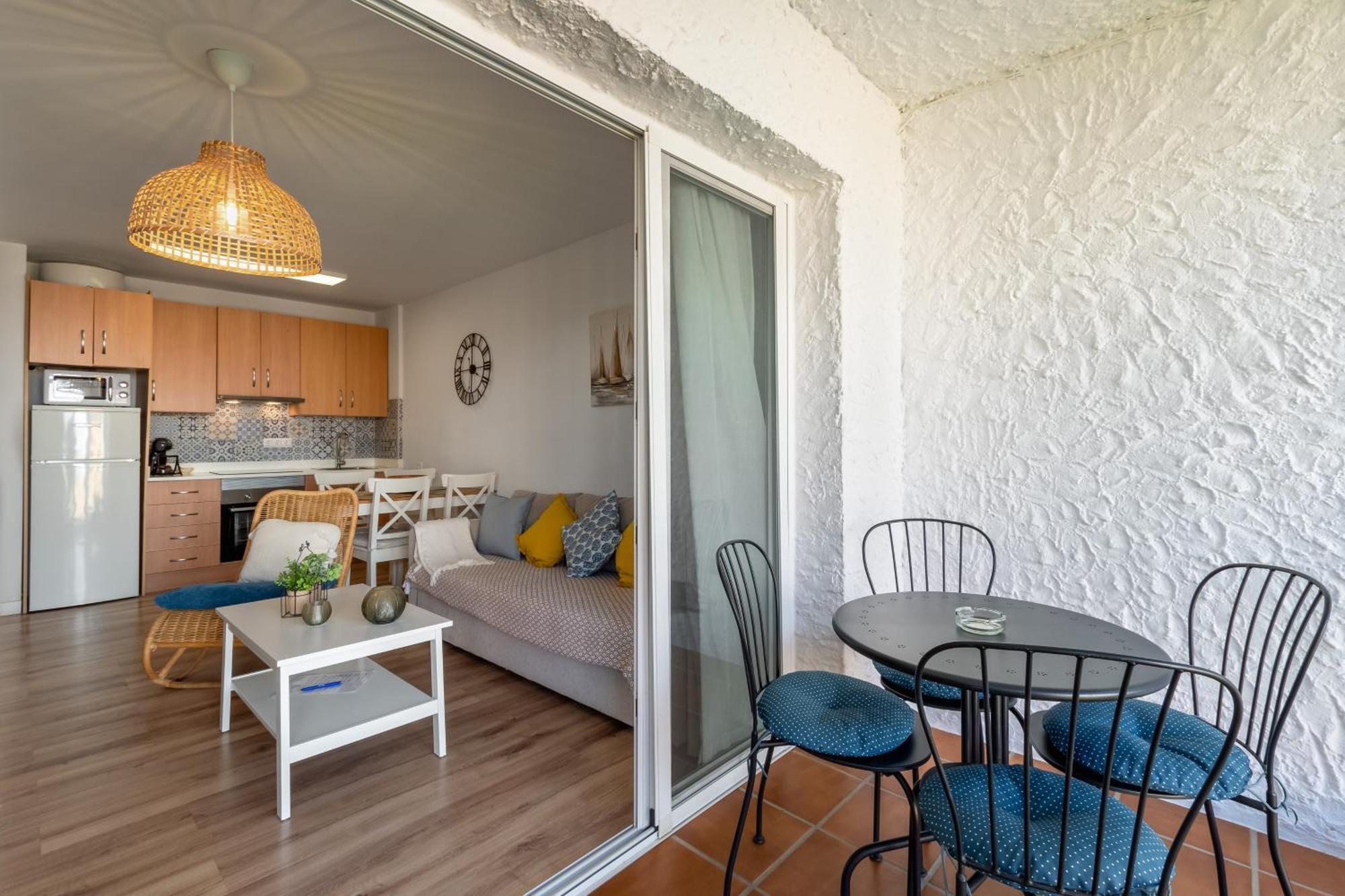 Renovated Apartment On Beachside With Pool Nerja Camera foto