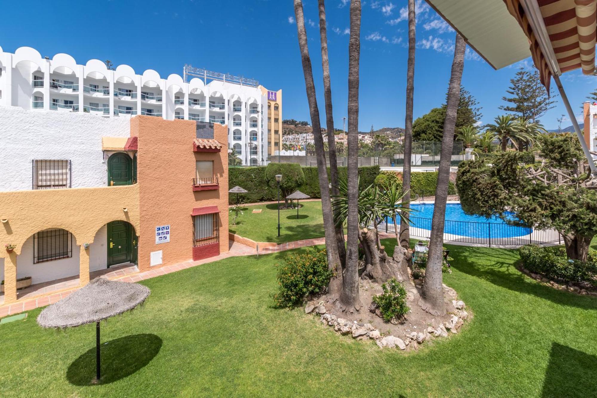 Renovated Apartment On Beachside With Pool Nerja Esterno foto