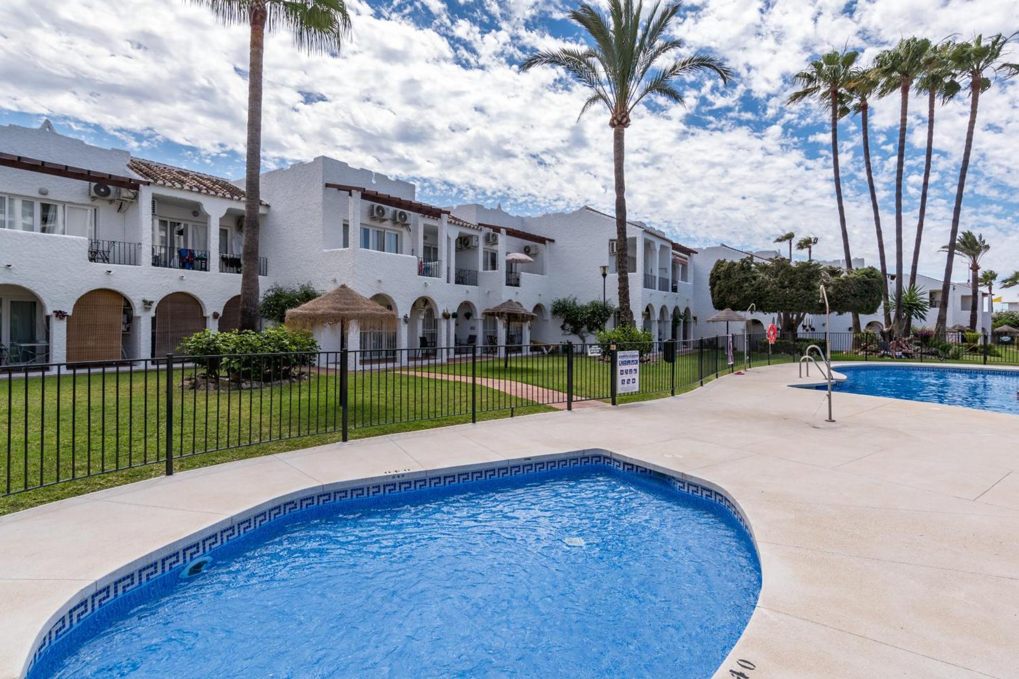 Renovated Apartment On Beachside With Pool Nerja Esterno foto